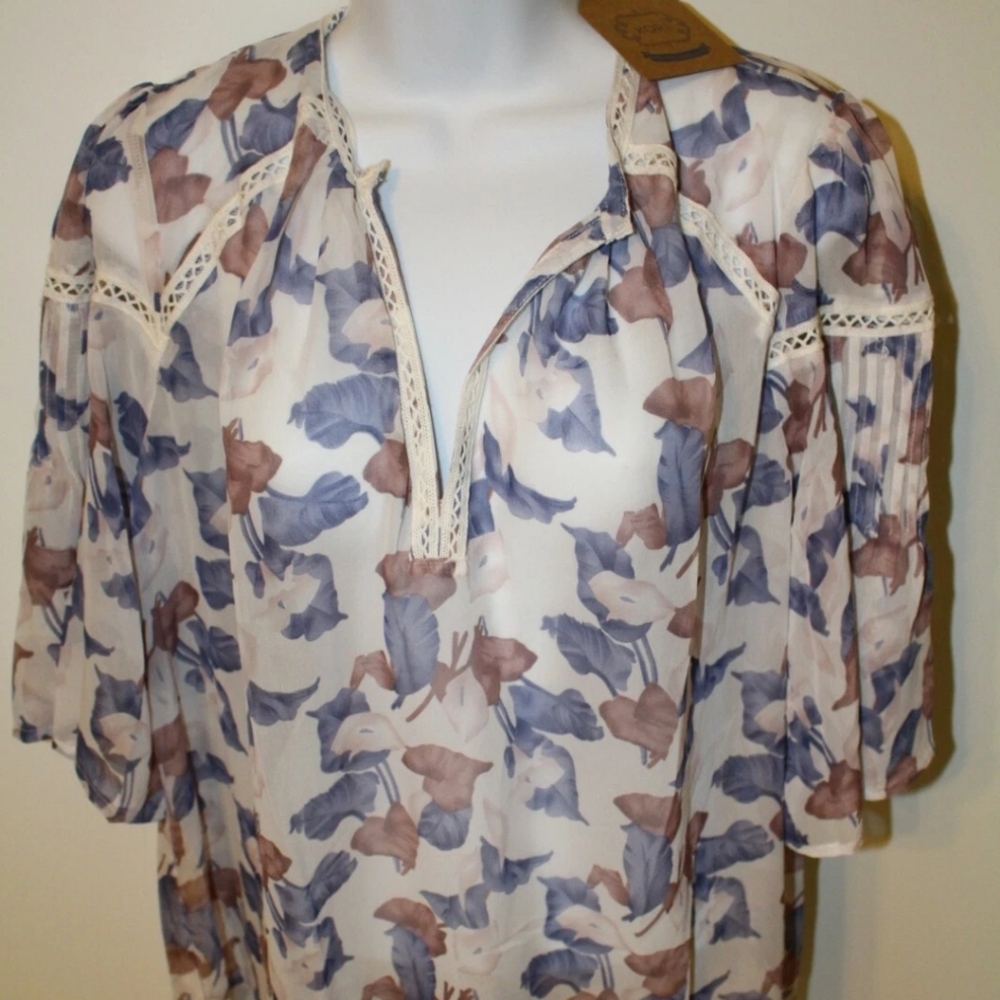 NWT Kori America Blue, Beige & Brown Floral Lace-Trim V-Neck Blouse